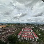 A2404 Platino 2Br Paradigmmall Netflix By Stay