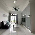 A2404 Platino 2Br Paradigmmall Netflix By Stay