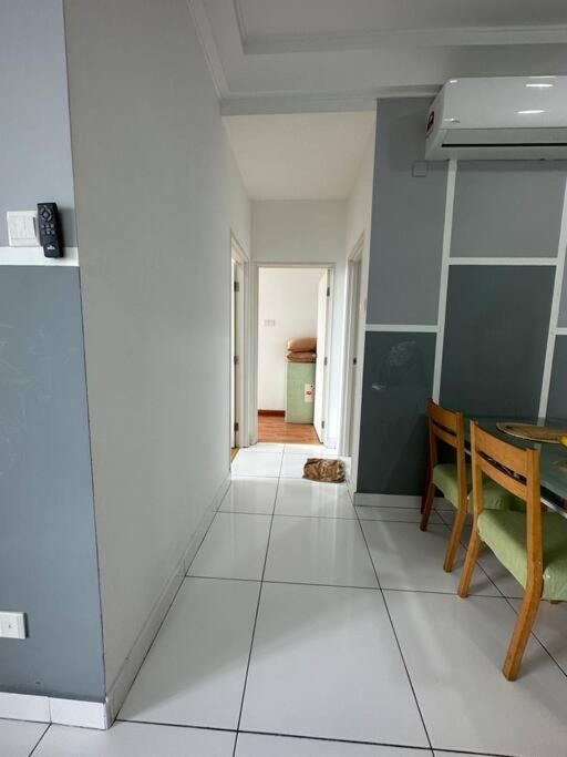 Apartemen A2404 Platino 2br Paradigmmall Netflix By