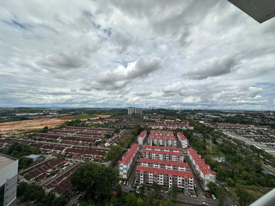 Apartemen A2404 Platino 2br Paradigmmall Netflix By *