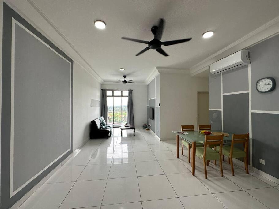 A2404 Platino 2br Paradigmmall Netflix By Johor Bahru