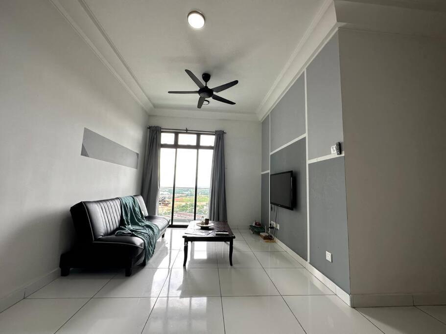 A2404 Platino 2br Paradigmmall Netflix By * Johor Bahru
