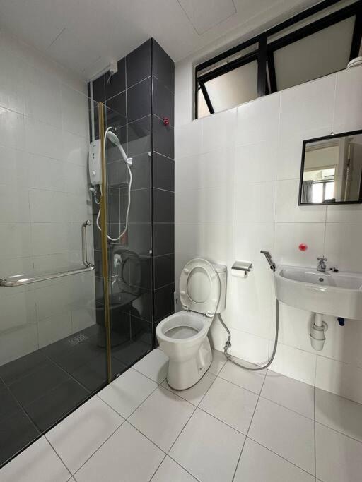 A2404 Platino 2br Paradigmmall Netflix By