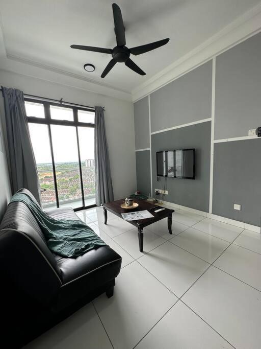 A2404 Platino 2br Paradigmmall Netflix By