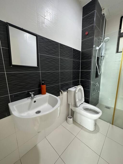 A2404 Platino 2br Paradigmmall Netflix By Apartemen Johor Bahru