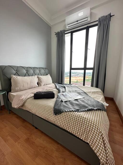 A2404 Platino 2br Paradigmmall Netflix By * Johor Bahru